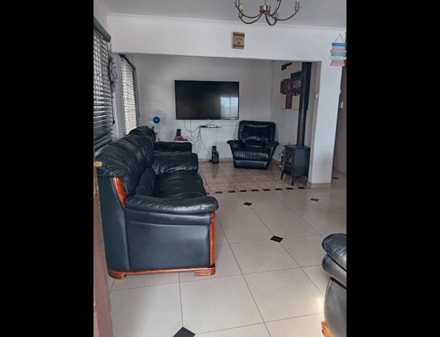 6 BEDROOM HOUSE FOR SALE IN LENASIA SOUTH